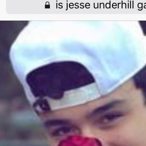 Meet your Posher, Larissa